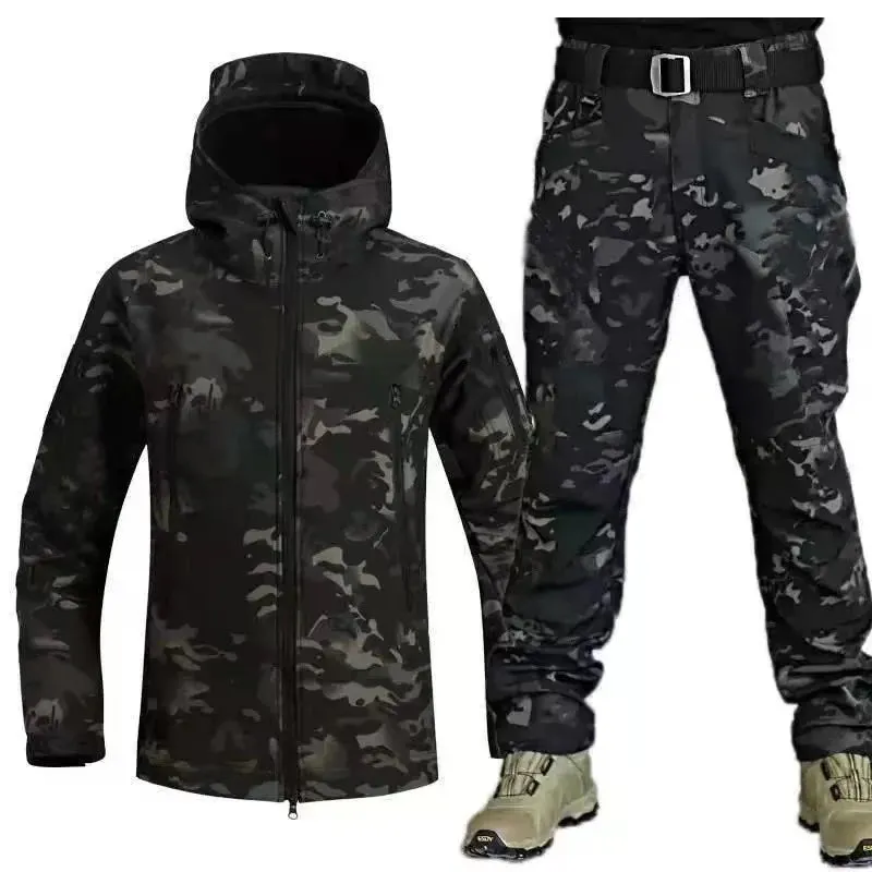 Outdoor Soft Shell Stormsuit Men's Autumn And Winter Plush Warm Coat Mountaineering Waterproof And Windproof Ski Cycling Suit